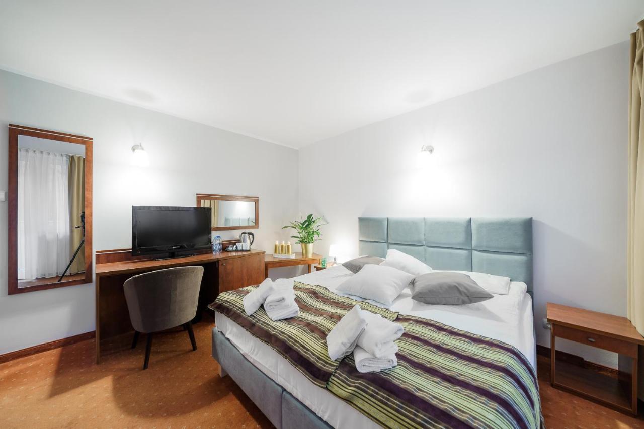 Promenada Zegrze Hotel Białobrzegi Exterior foto